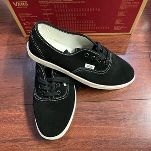 Womens 7.5 Vans Authentic Low Pro Suede Black Low Top Shoe Sneaker New HALF BOX
